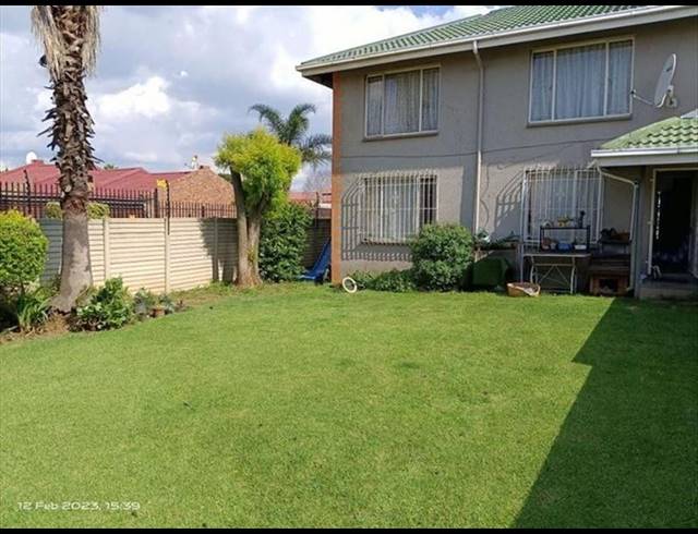 2 BEDROOM TOWNHOUSE FOR SALE IN GLEN MARAIS